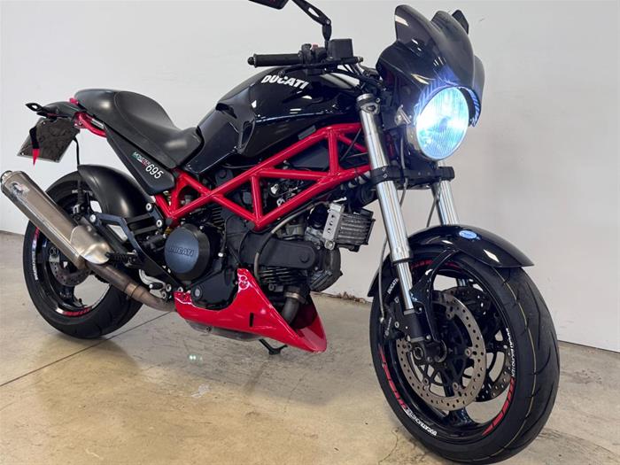 AutoVega - DUCATI Monster 695 | ID 38194