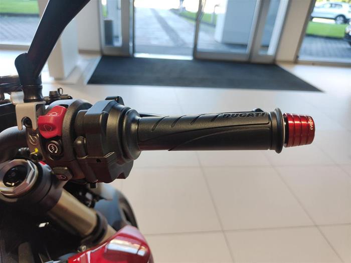 AutoVega - DUCATI Streetfighter | ID 39071