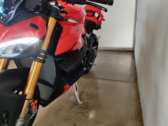 AutoVega - DUCATI Streetfighter | ID 39167