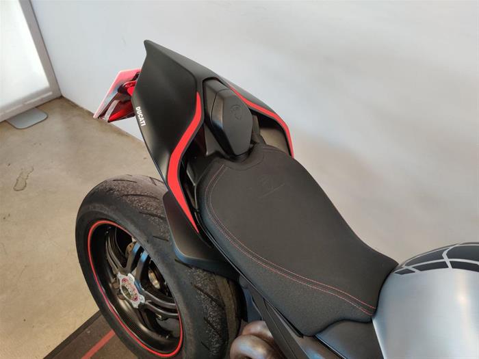 AutoVega - DUCATI Streetfighter | ID 40004