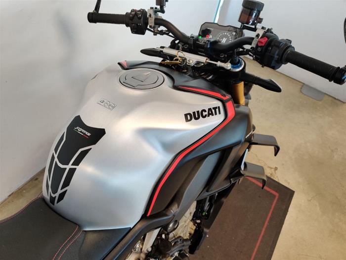AutoVega - DUCATI Streetfighter | ID 40004