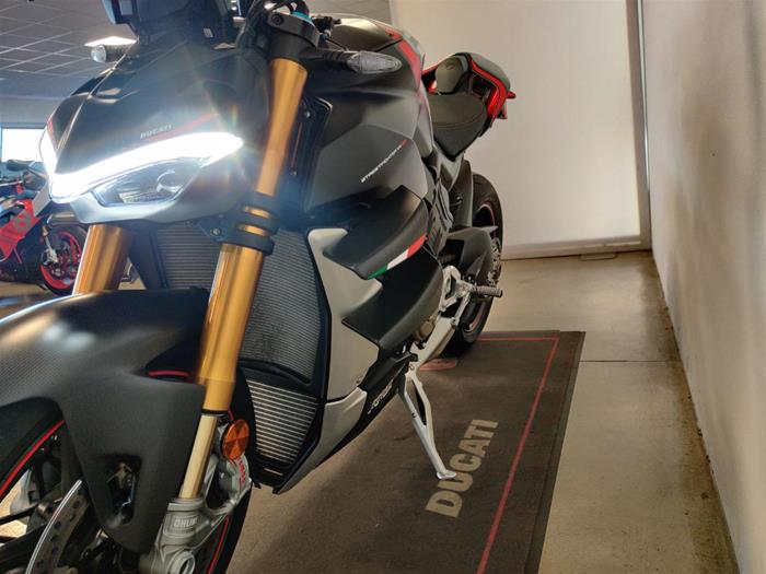 AutoVega - DUCATI Streetfighter | ID 40004
