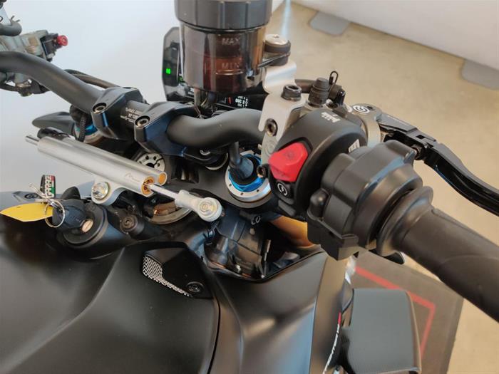 AutoVega - DUCATI Streetfighter | ID 40004