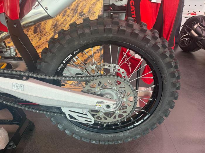 AutoVega - DUCATI Desmo450 MX | ID 40202