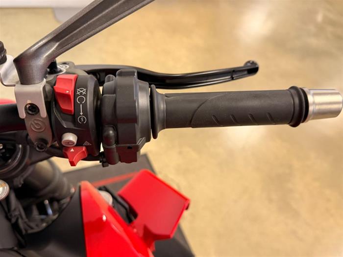 AutoVega - DUCATI Streetfighter | ID 40292