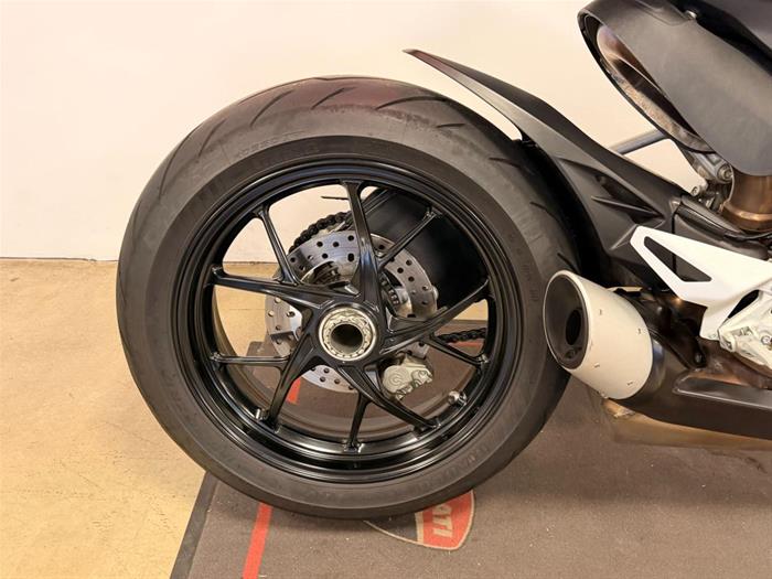 AutoVega - DUCATI Streetfighter | ID 40292