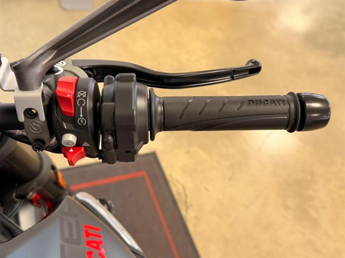 AutoVega - DUCATI Monster 937 | ID 40674