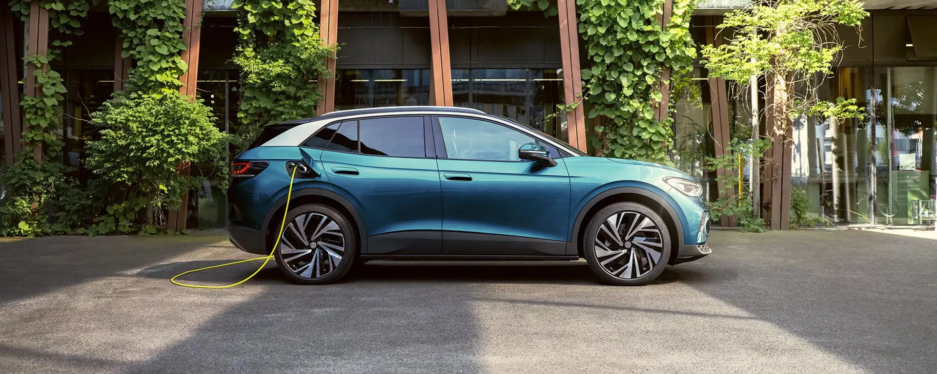 slider Corso "Mobilità Elettrica nei Condomini: Soluzioni Pratiche" di Gesticond con Autovega e Uno Energy