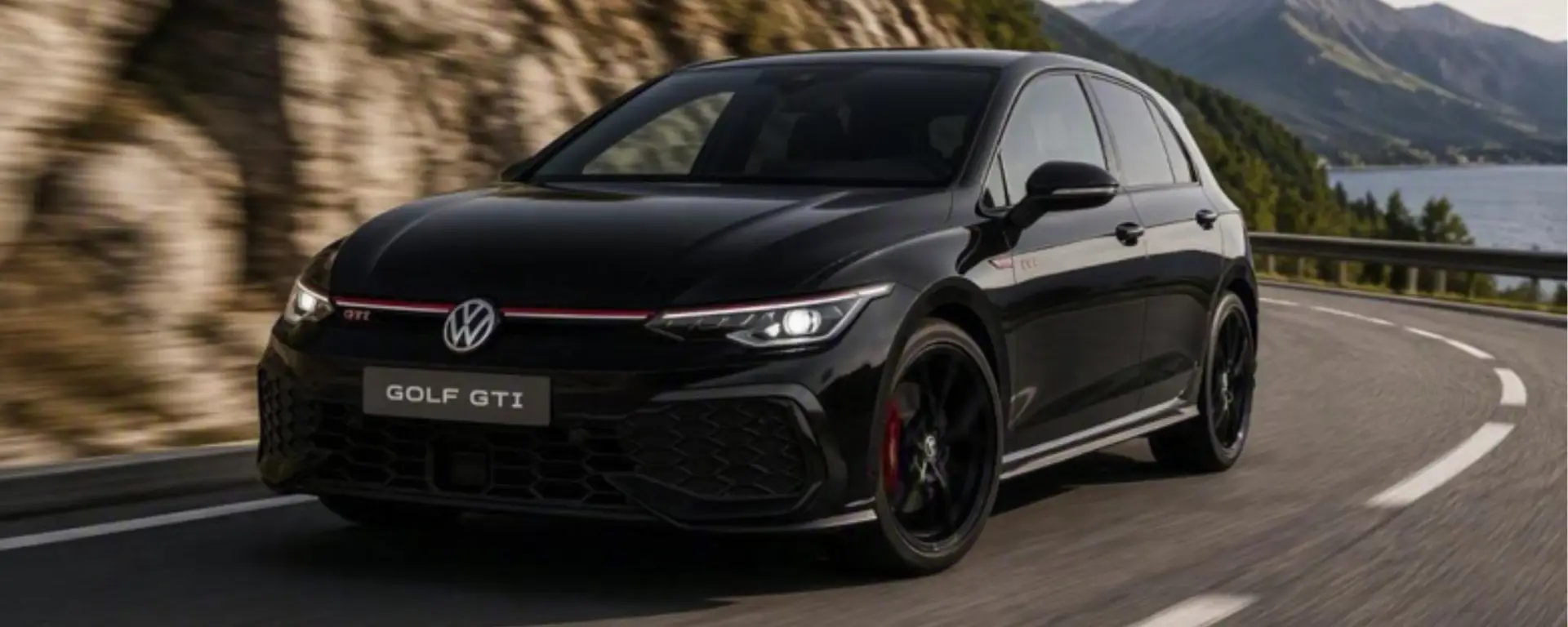 slider Volkswagen Golf GTI Black Edition: il lato più oscuro della sportività