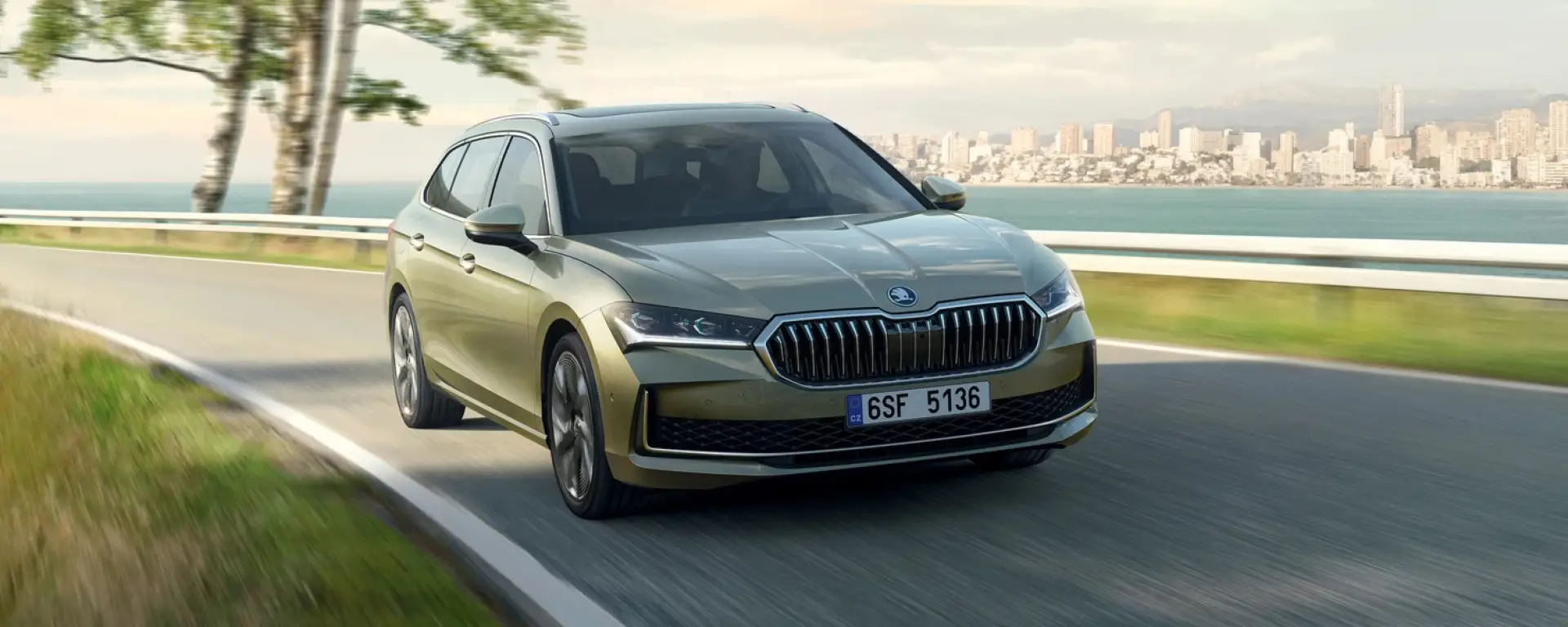 slider Nuova Škoda Superb Wagon Tua da € 379 al mese